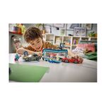 Product LEGO® City: Drive-through Car Wash (60497) thumbnail image