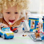 Product LEGO® City: Police Station Chase (60370) thumbnail image