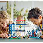 Product LEGO® City: Police Training Academy (60372) thumbnail image