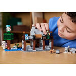 Product LEGO® Minecraft®: The Wolf Stronghold (21261) thumbnail image