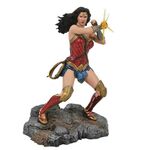 Product DC Comic Gallery PVC Diorama Wonder Woman Bracelets (Justice League Movie) thumbnail image