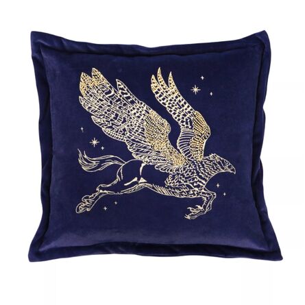 Harry Potter Alumni Velvet Cushion   Buckbeak