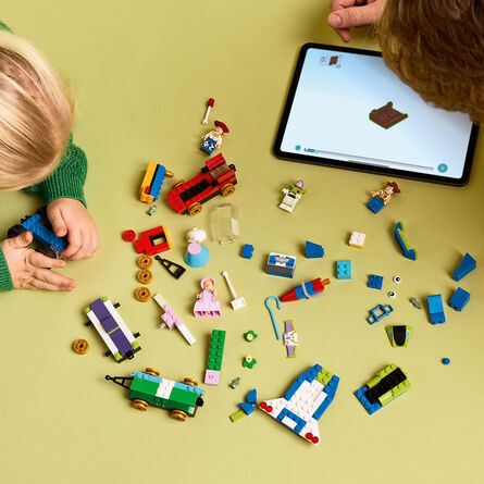 LEGO® Disney and Pixar’s: Εορταστικό Τρένο & RC Αυτοκίνητο Toy Story (43264)