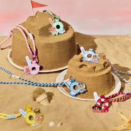 Λουράκι Λαιμού POP MART Crybaby Vacation Mode On Series-Long Lanyard Blind Box 1τμχ Τυχαία Επιλογή