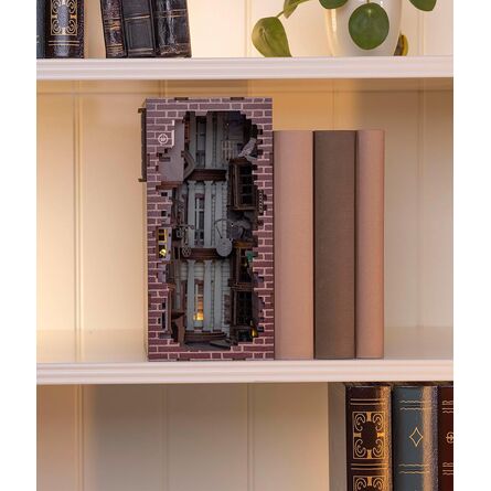 Harry Potter Book Nook Kit Diagon Alley