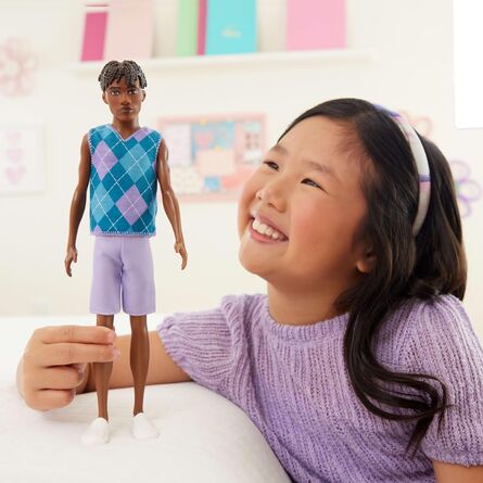 Κούκλα Mattel Barbie: Style - Ken Fashionistas Doll with Dark Skin, Lavendar Shorts with Turquoise &amp; Lavender Argyle Shirt #253 (JJN67)