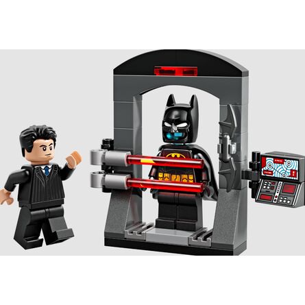 LEGO® Batman™: Bruce Wayne™ and the Batsuit™