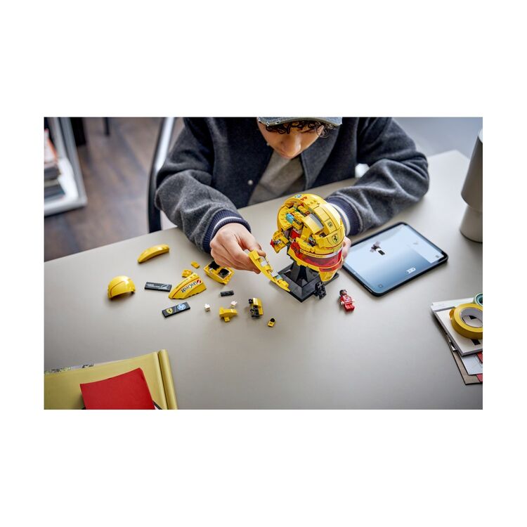 Product LEGO® Editions™: Scuderia Ferrari HP Lewis Hamilton Helmet (43022) image