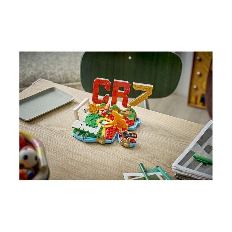 Product LEGO® Editions™: Cristiano Ronaldo – Football Highlights (43012) image