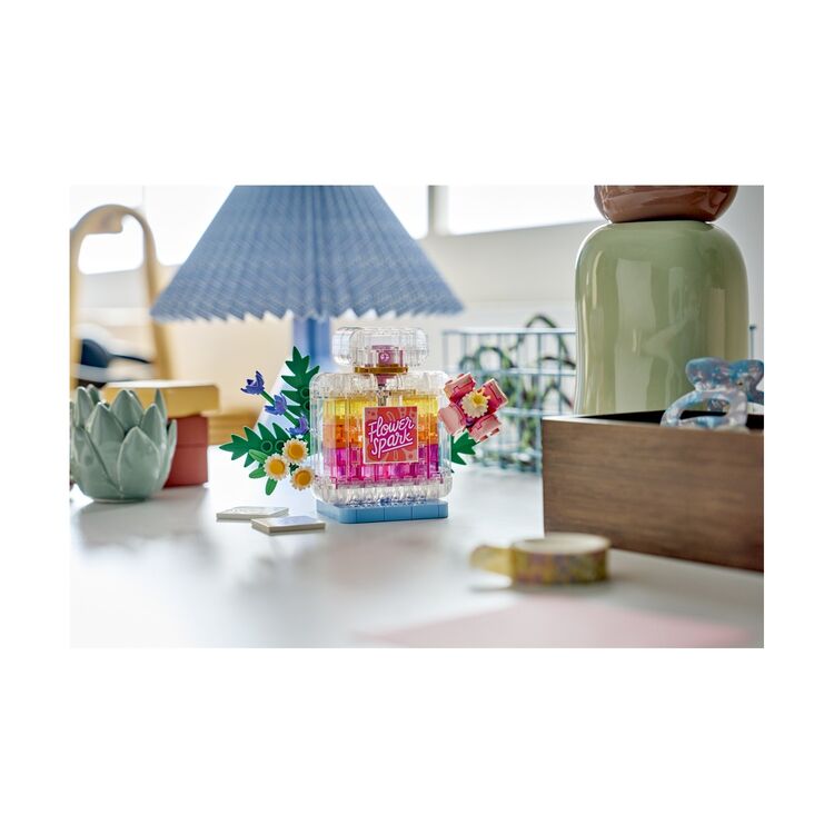 Product LEGO® Creator 3-in1: Floral Decor Perfume Bottle (31383) image