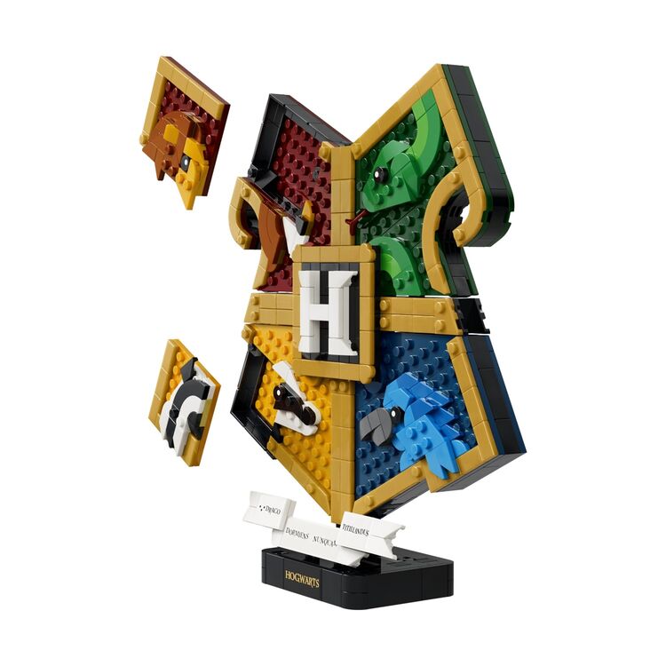 Product LEGO® Harry Potter™: Hogwarts™ House Crest (76462) image