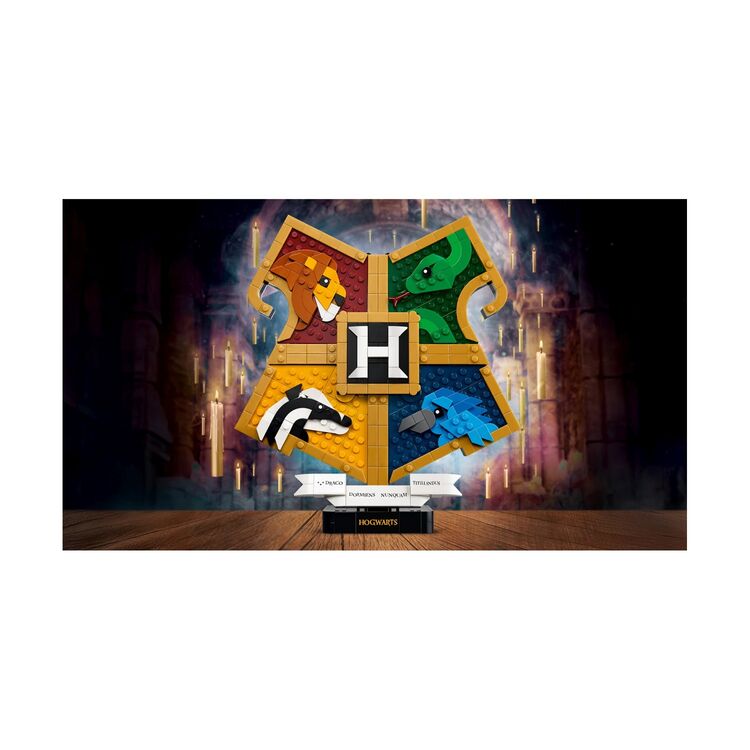 Product LEGO® Harry Potter™: Hogwarts™ House Crest (76462) image