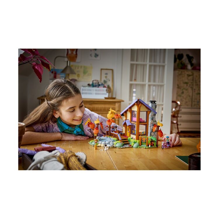 Product LEGO® Friends: Cozy Fall Forest Cabin (42705) image