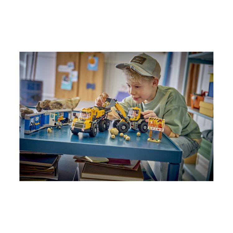 Product LEGO® City: Dump Truck & Front End Loader (60494) image