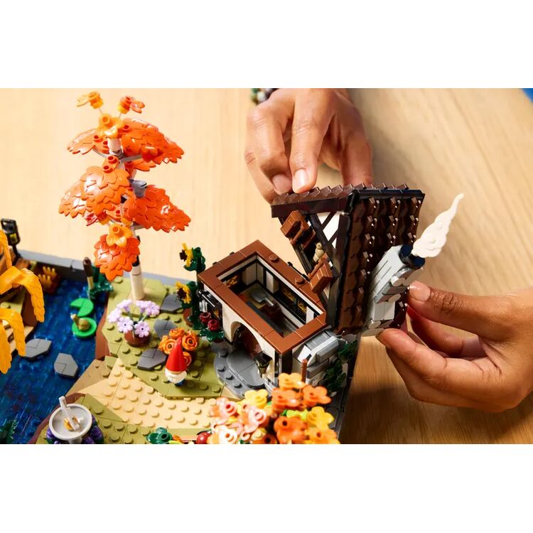 Product LEGO® Icons: Autumn Cottage Garden (11372) image