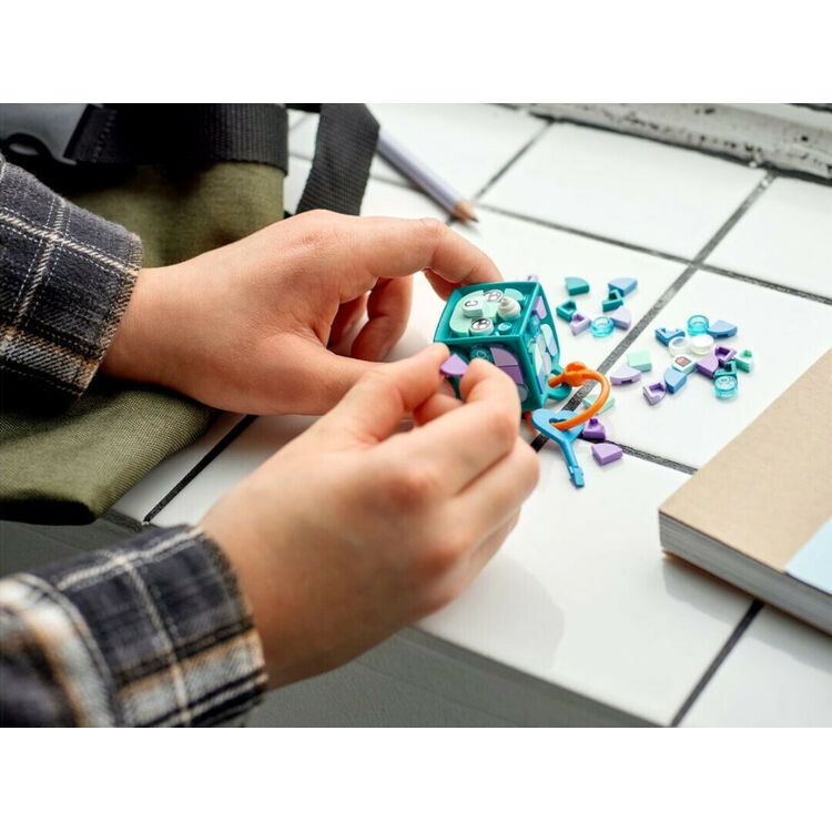 Product LEGO® DOTS: Bag Tag Narwha (41928) image