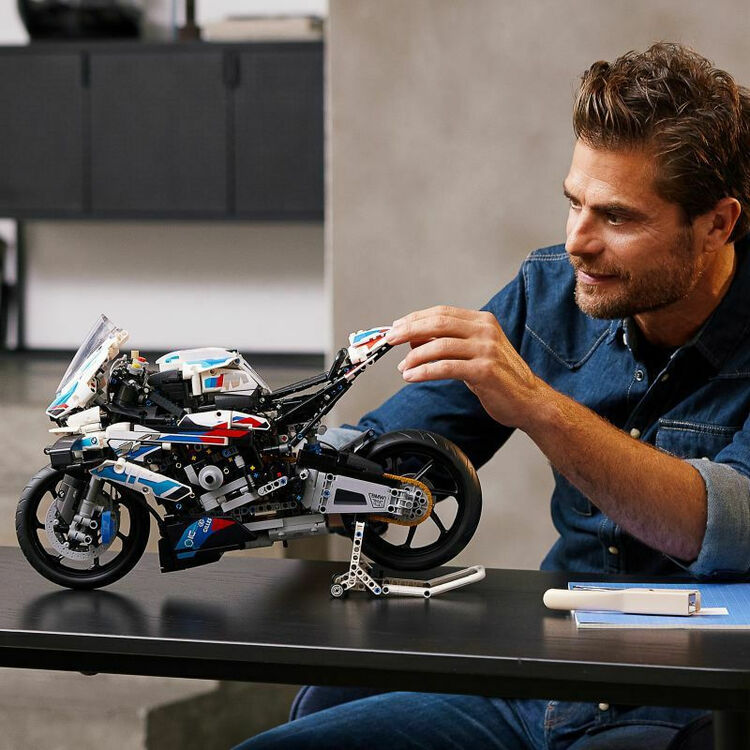 Product LEGO® Technic: BMW M 1000 RR (42130) image