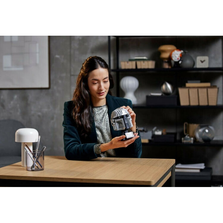 Product LEGO® Star Wars™: The Mandalorian™ Helmet (75328) image