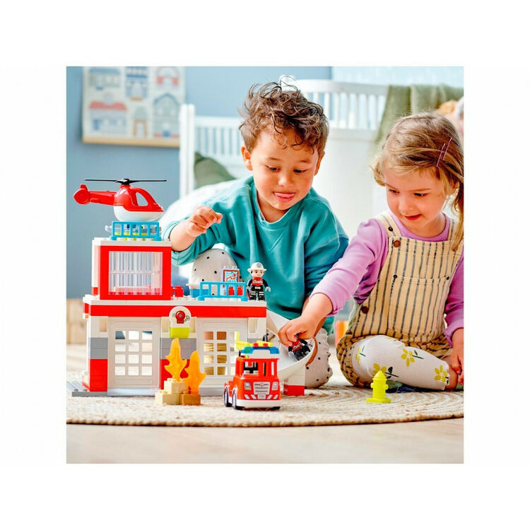 Product LEGO® DUPLO® Town: Πυροσβεστικός Σταθμός & Ελικόπτερο (10970) Μαζί με Πασχαλινή Λαμπάδα image