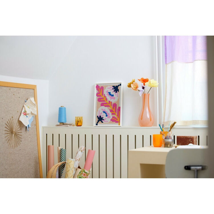 Product LEGO® Art: Floral (31207) Along with an Easter Candle image