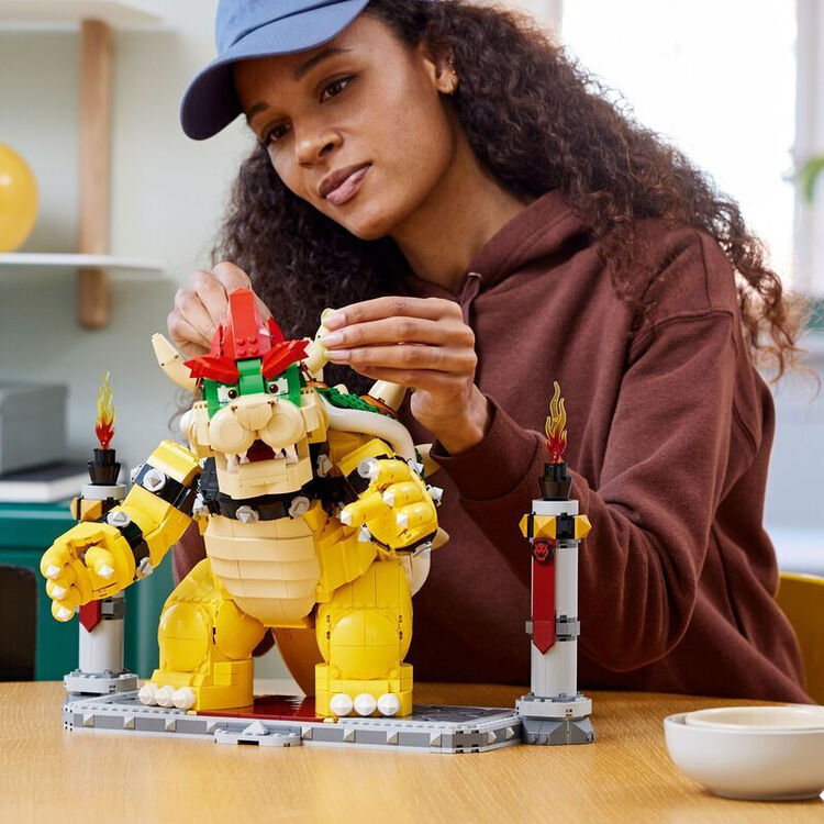 Product LEGO® Super Mario™: The Mighty Bowser (71411) Μαζί με Πασχαλινή Λαμπάδα image