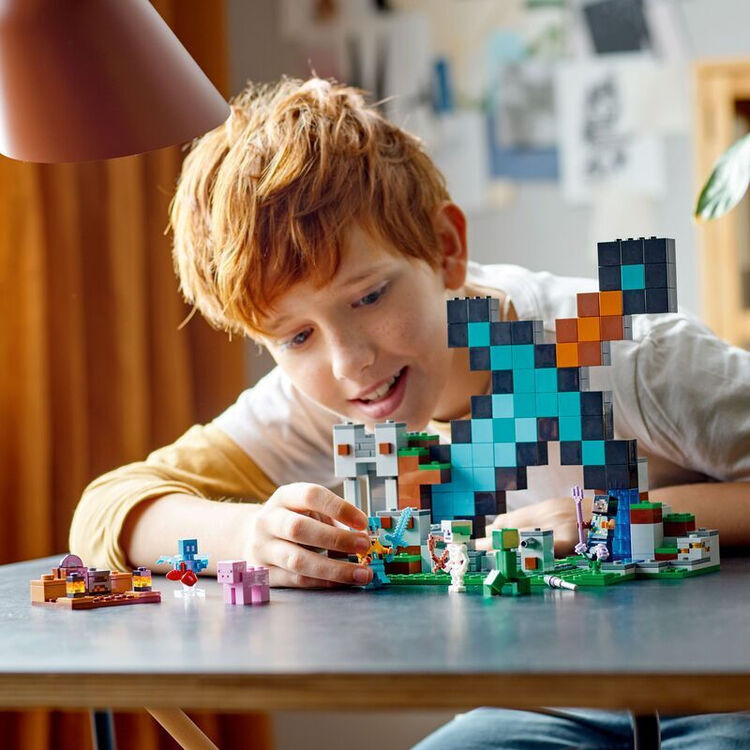 Product LEGO® Minecraft®: Το Φυλάκιο του Σπαθιού (21244) image