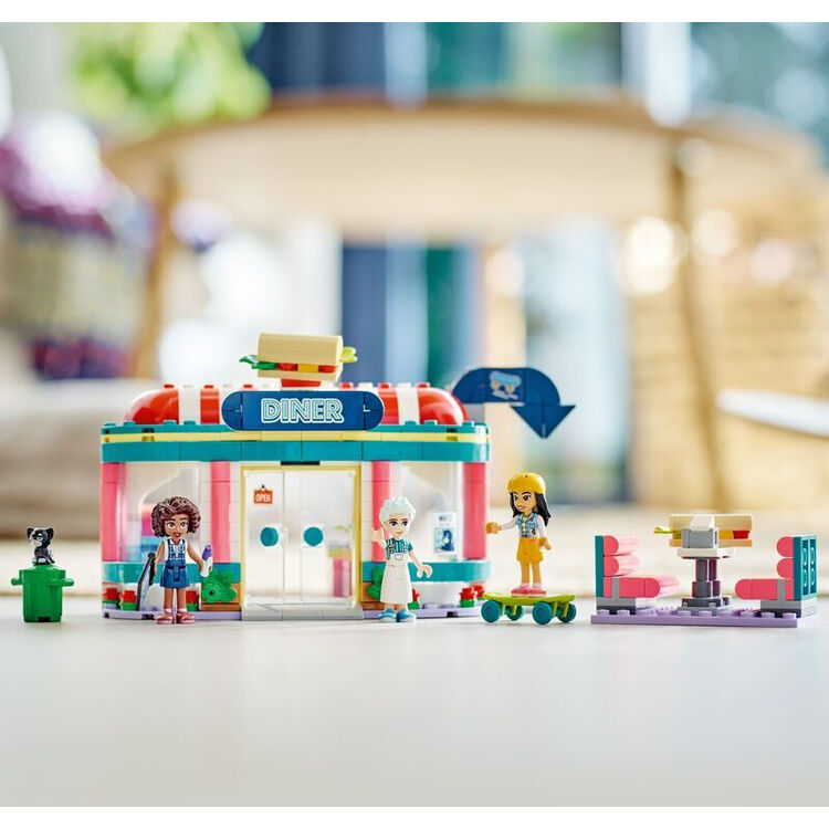 Product LEGO® Friends: Εστιατόριο στο Κέντρο της Χάρτλεϊκ (41728) image