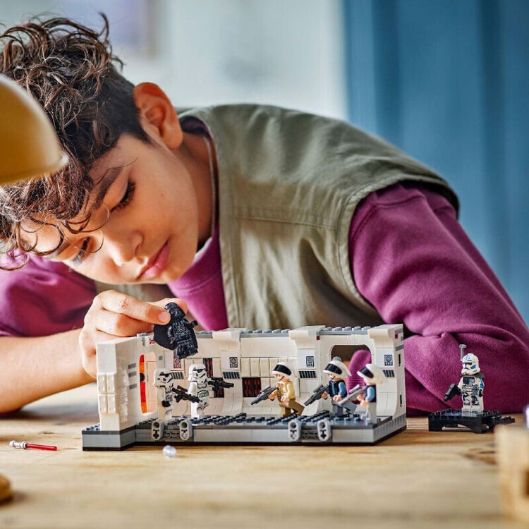 Product LEGO® Star Wars™: Boarding the Tantive IV™ (75387) image