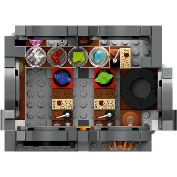 Product LEGO® Harry Potter™: Hogwarts™ Castle: Potions Class (76431) image