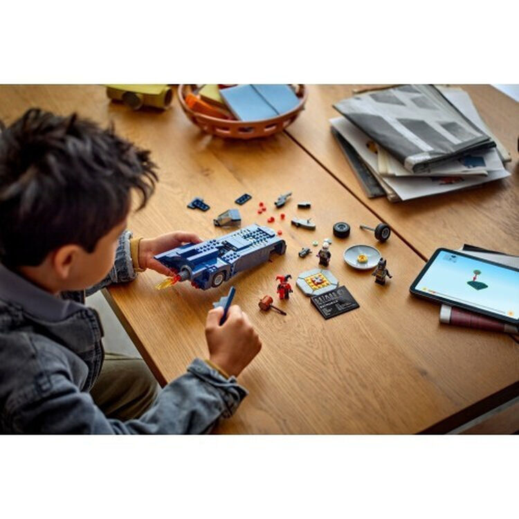 Product LEGO® DC Batman™: Ο Μπάτμαν με το Μπάτμομπιλ™ εναντίον Χάρλεϊ Κουίν™ και Μίστερ Φριζ™ (76274) image