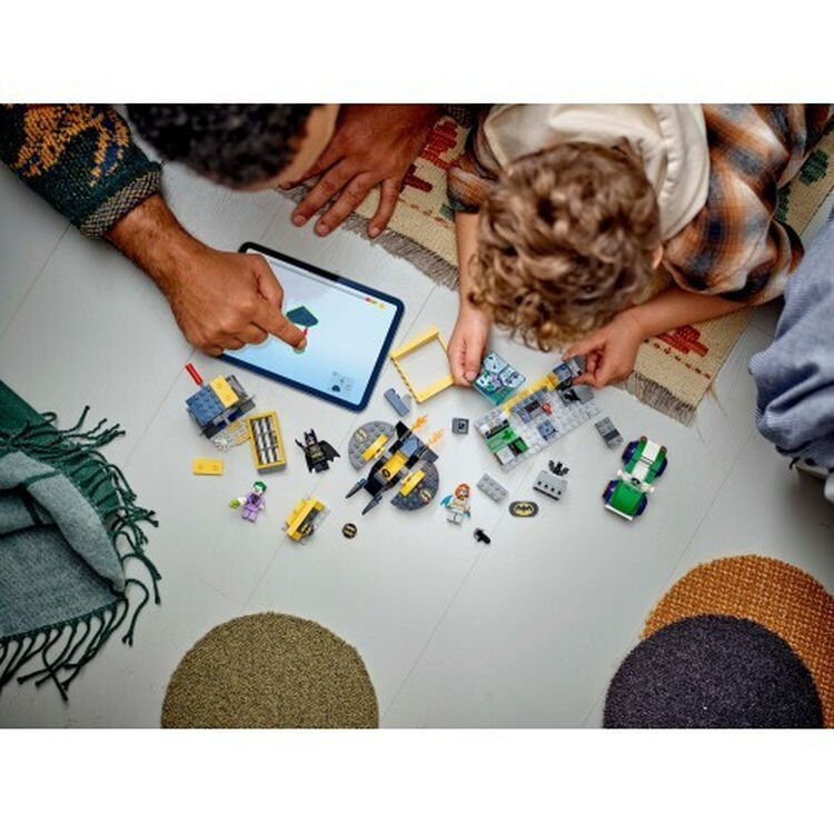 Product LEGO® DC Batman™: The Batcave™ with Batman, Batgirl™ & The Joker™ (76272) image