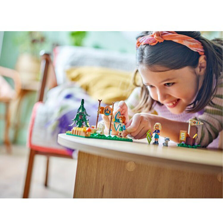 Product LEGO® Friends: Πεδίο Τοξοβολίας στην Κατασκήνωση της Περιπέτειας (42622) image