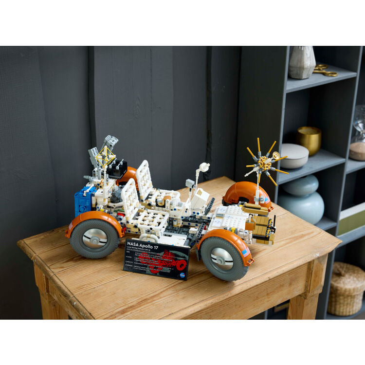 Product LEGO® Technic: Σεληνιακό Όχημα Περιπλάνησης NASA Apollo - LRV (42182) image