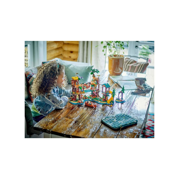 Product LEGO® Friends: Το Δεντρόσπιτο της Κατασκήνωσης της Περιπέτειας (42631) image