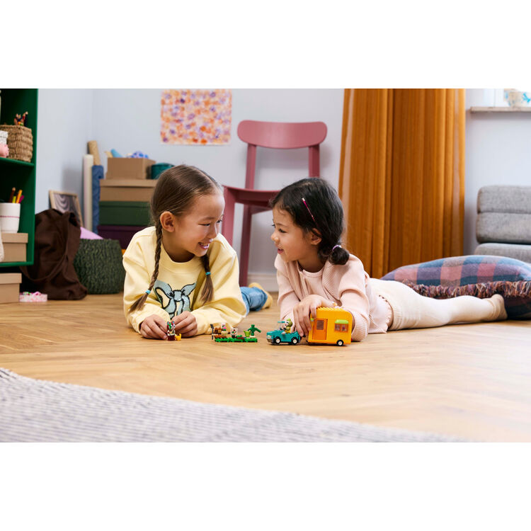 Product LEGO® Animal Crossing™: Leif’s Caravan & Garden Shop (77054) image