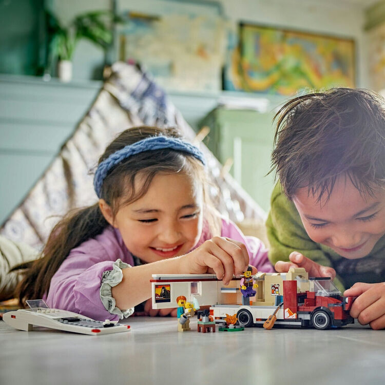 Product LEGO® City: Τροχόσπιτο για Διακοπές με Περιπέτειες (60454) image