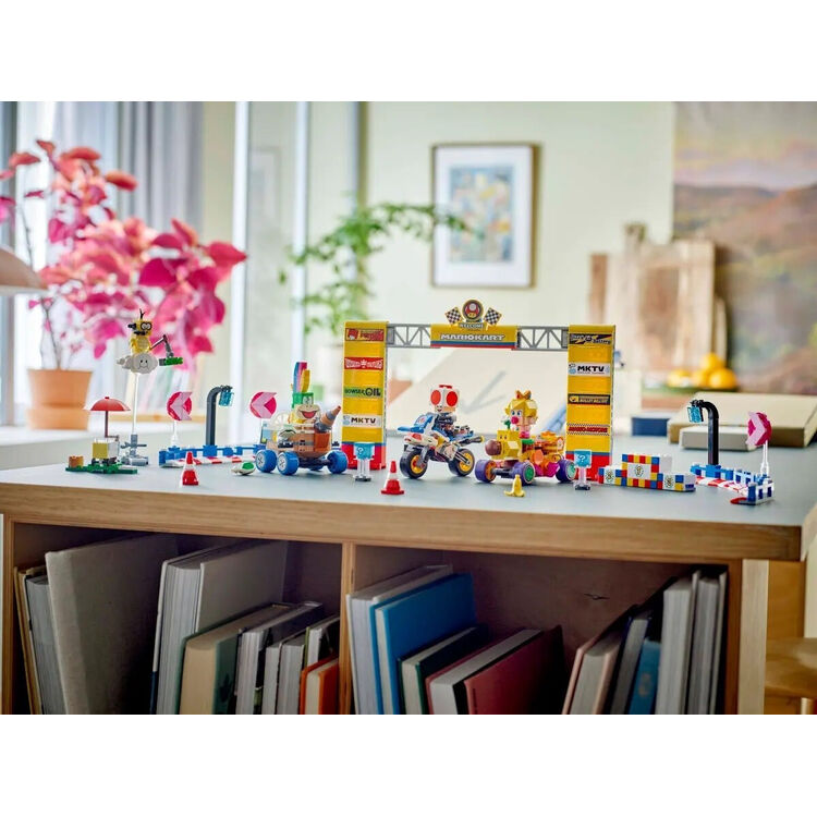 Product LEGO® Super Mario™: Mario Kart™ – Baby Peach & Σετ Γκραν Πρι (72036) image