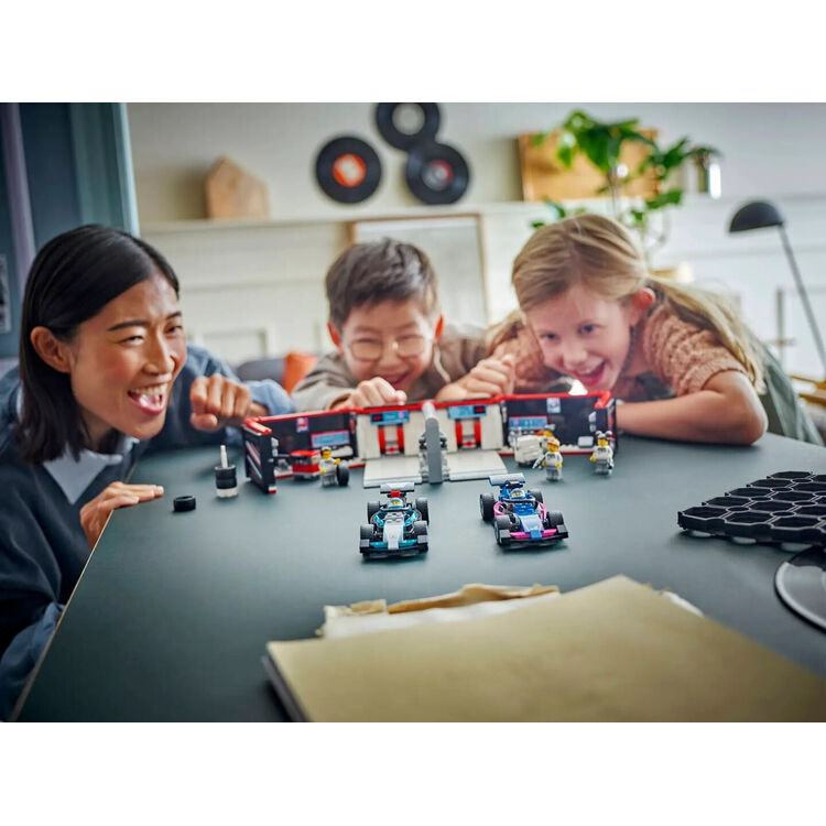 Product LEGO® City: Γκαράζ F1® & Αυτοκίνητα Mercedes-AMG & Alpine (60444) image