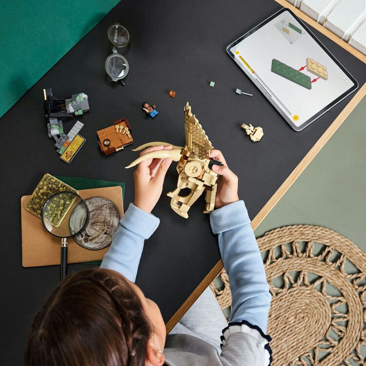 Product LEGO® Jurassic World: Απολιθώματα Δεινοσαύρων: Κρανίο Τρικεράτοπα (76969) image