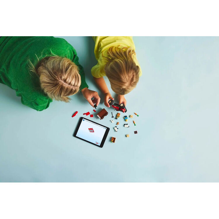 Product LEGO® City: Κόκκινο Αγροτικό Τρακτέρ με Τρέιλερ & Πρόβατα (60461) image