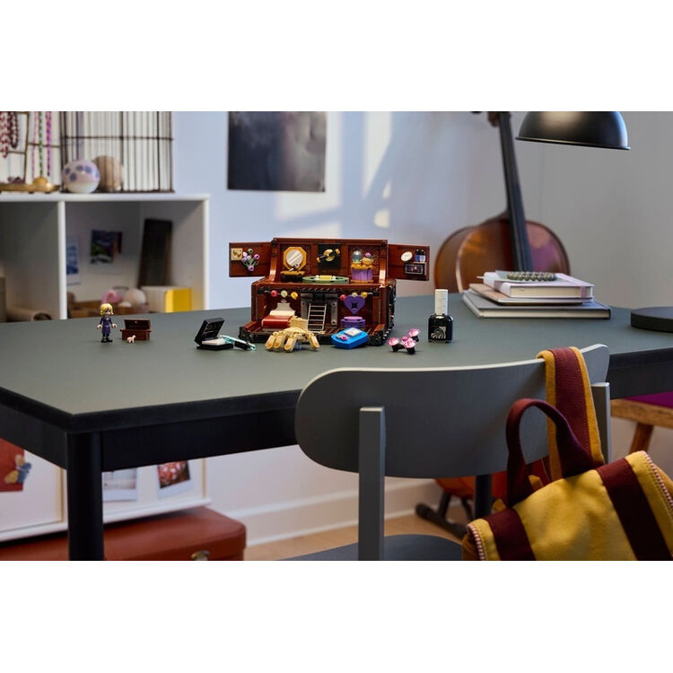 Product LEGO® Wednesday: Thing's Apartment (76785) image