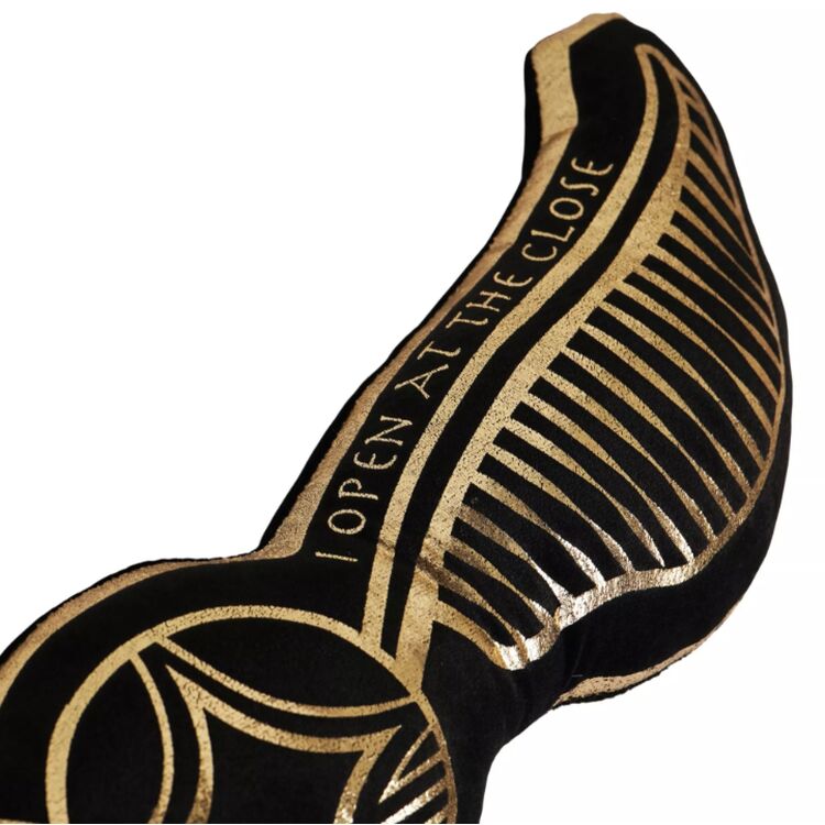 Product Harry Potter Alumni Velvet Cushion Snitch image