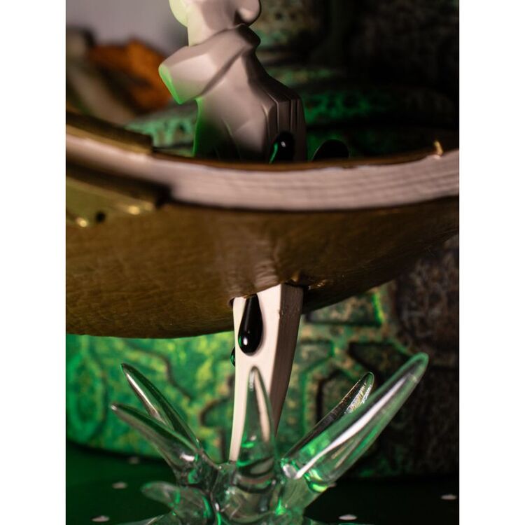 Product Prop-Ups Harry Potter Tom Riddle's Diary & Basilisk Fang image