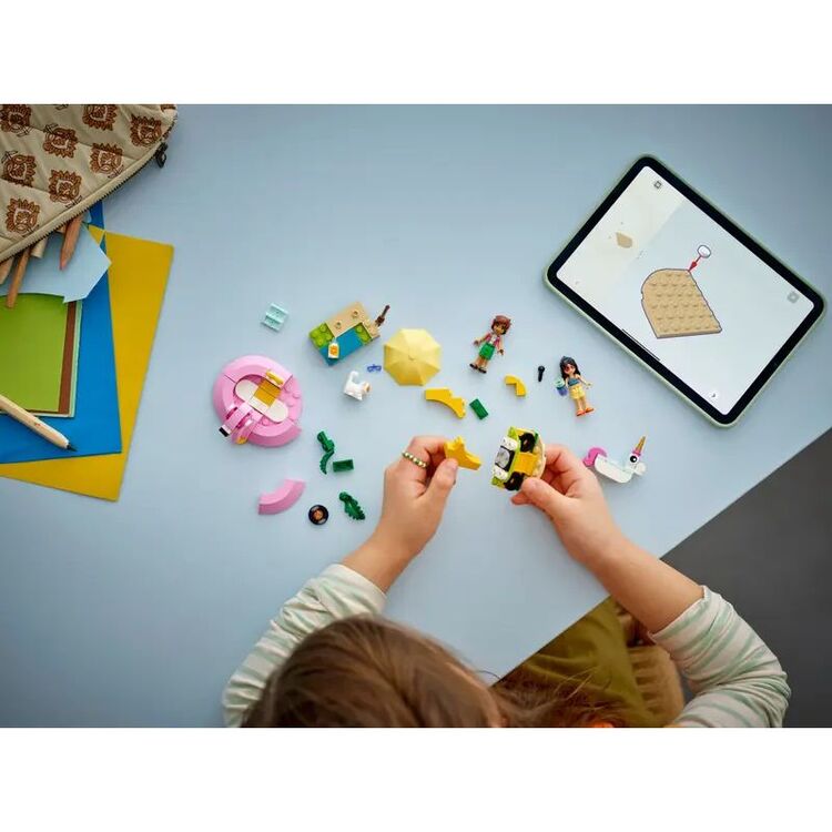 Product LEGO® Friends: Πισίνα-Πάρτι με Φουσκωτό Μονόκερο & Φλαμίνγκο (42658) image