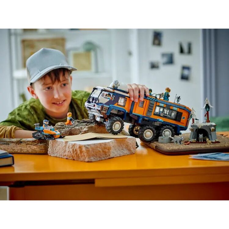 Product LEGO® City: Arctic Explorer Science Lab Truck (60471) image