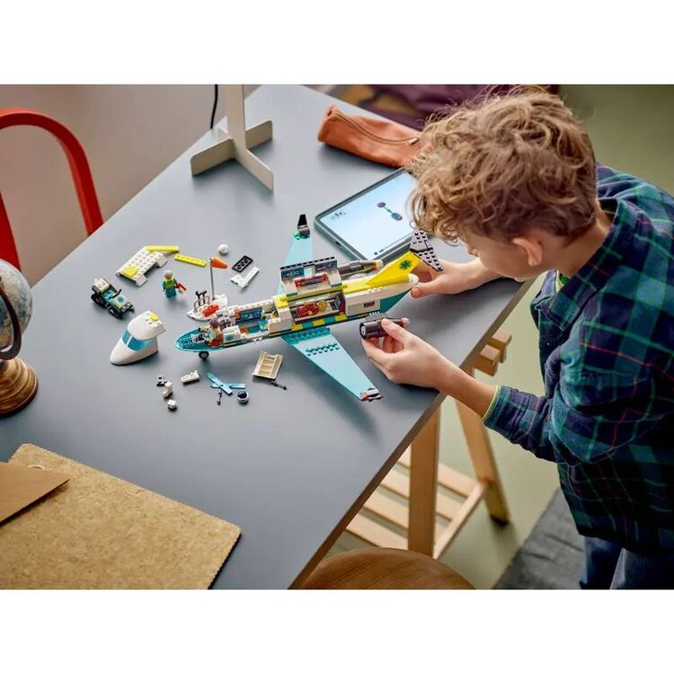 Product LEGO® City: Αεροασθενοφόρο Έκτακτης Ανάγκης (60465) image