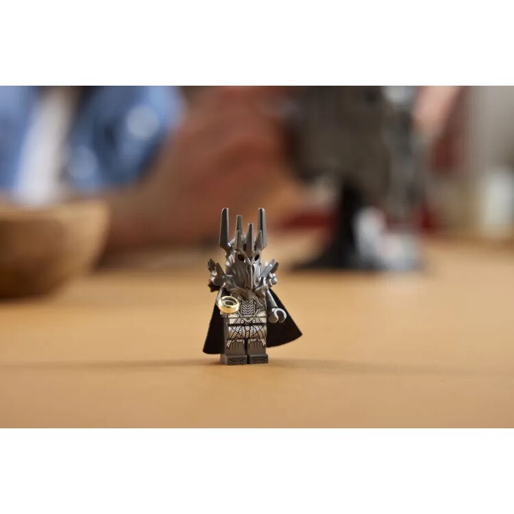 Product LEGO®  Icons: The Lord Of The Rings: Sauron΄s Helmet (11373) image