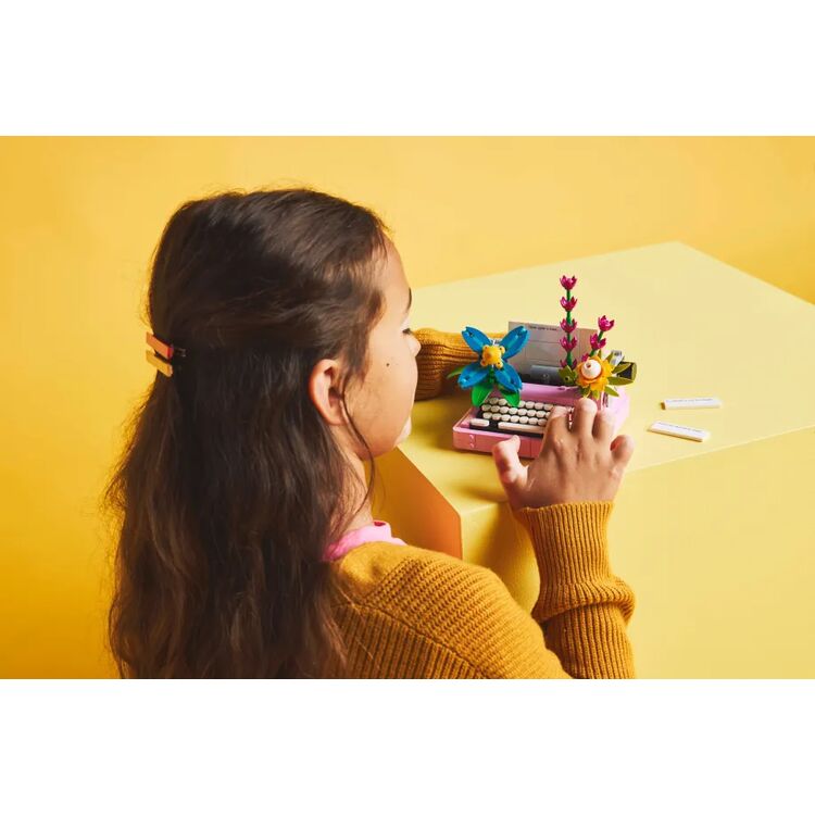 Product LEGO® Creator: Γραφομηχανή με Λουλούδια (31169) image