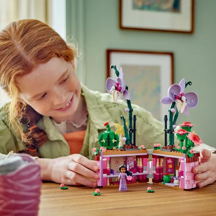 Product LEGO® Disney Classic: Encanto Η Γλάστρα της Isabela (43237) image