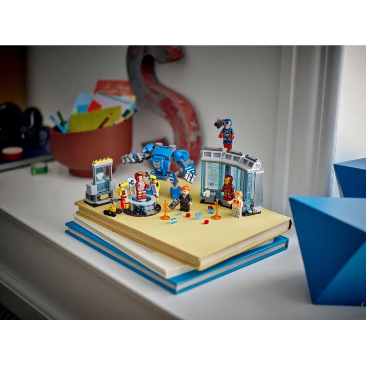 Product LEGO® Marvel: Iron Man’s Laboratory: Hall of Armor (76315) image